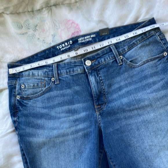 Torrid Skinny Ankle Jeans - Picture 5 of 7